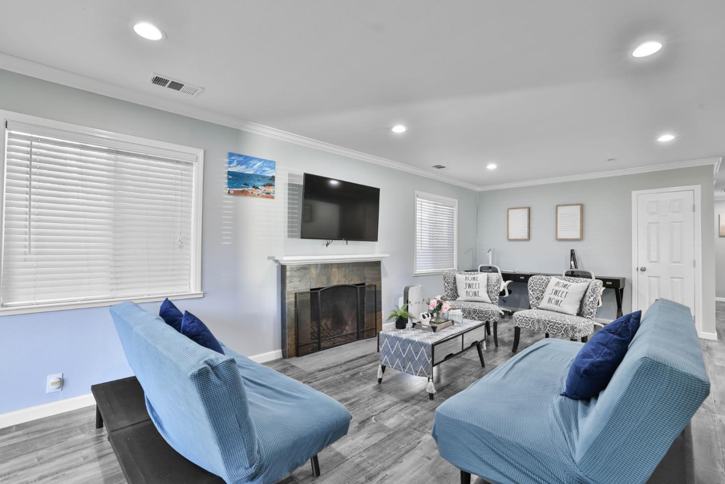 Detail Gallery Image 5 of 35 For 2160 Lincoln St, East Palo Alto,  CA 94303 - 5 Beds | 5 Baths