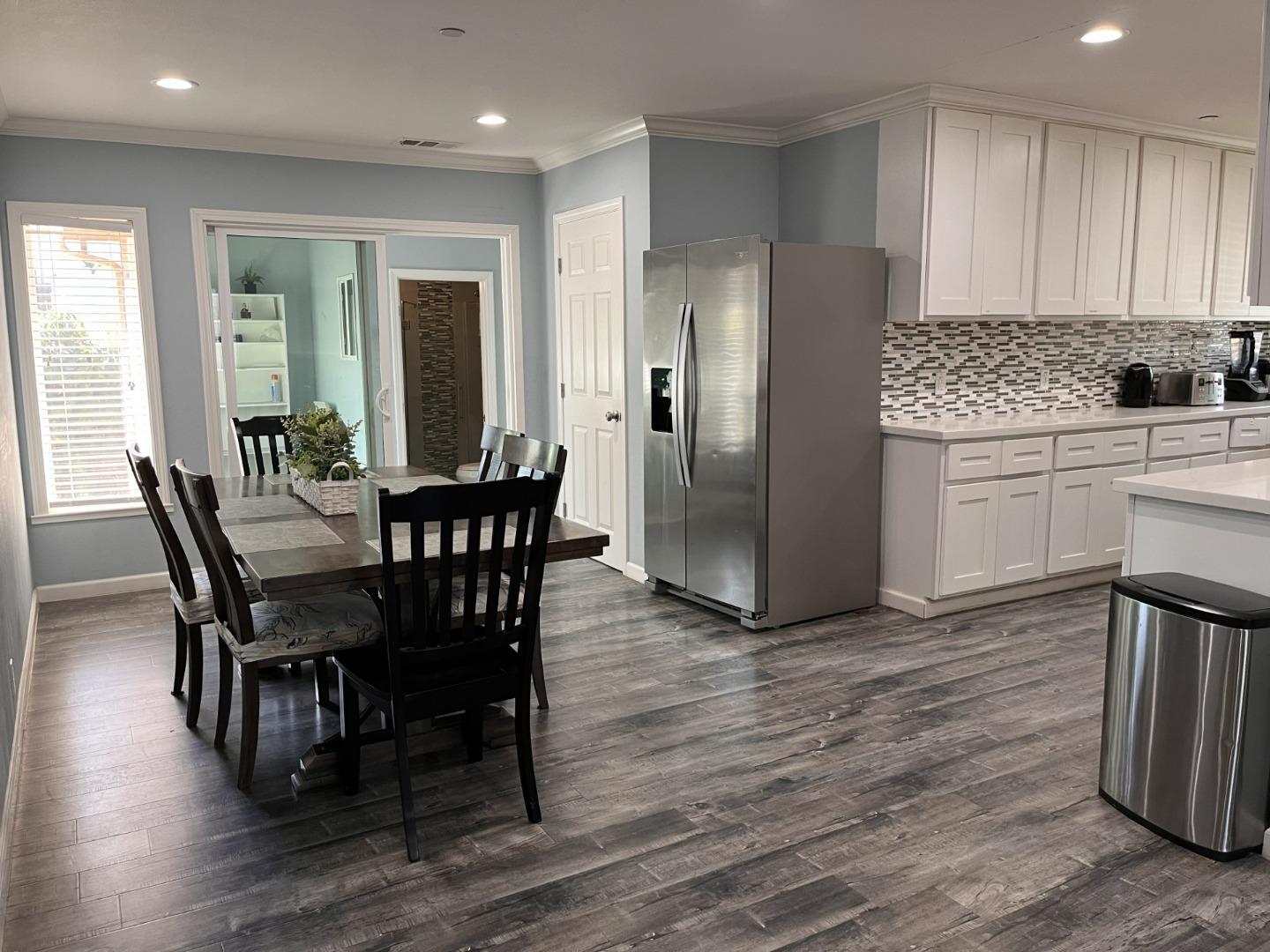 Detail Gallery Image 9 of 35 For 2160 Lincoln St, East Palo Alto,  CA 94303 - 5 Beds | 5 Baths