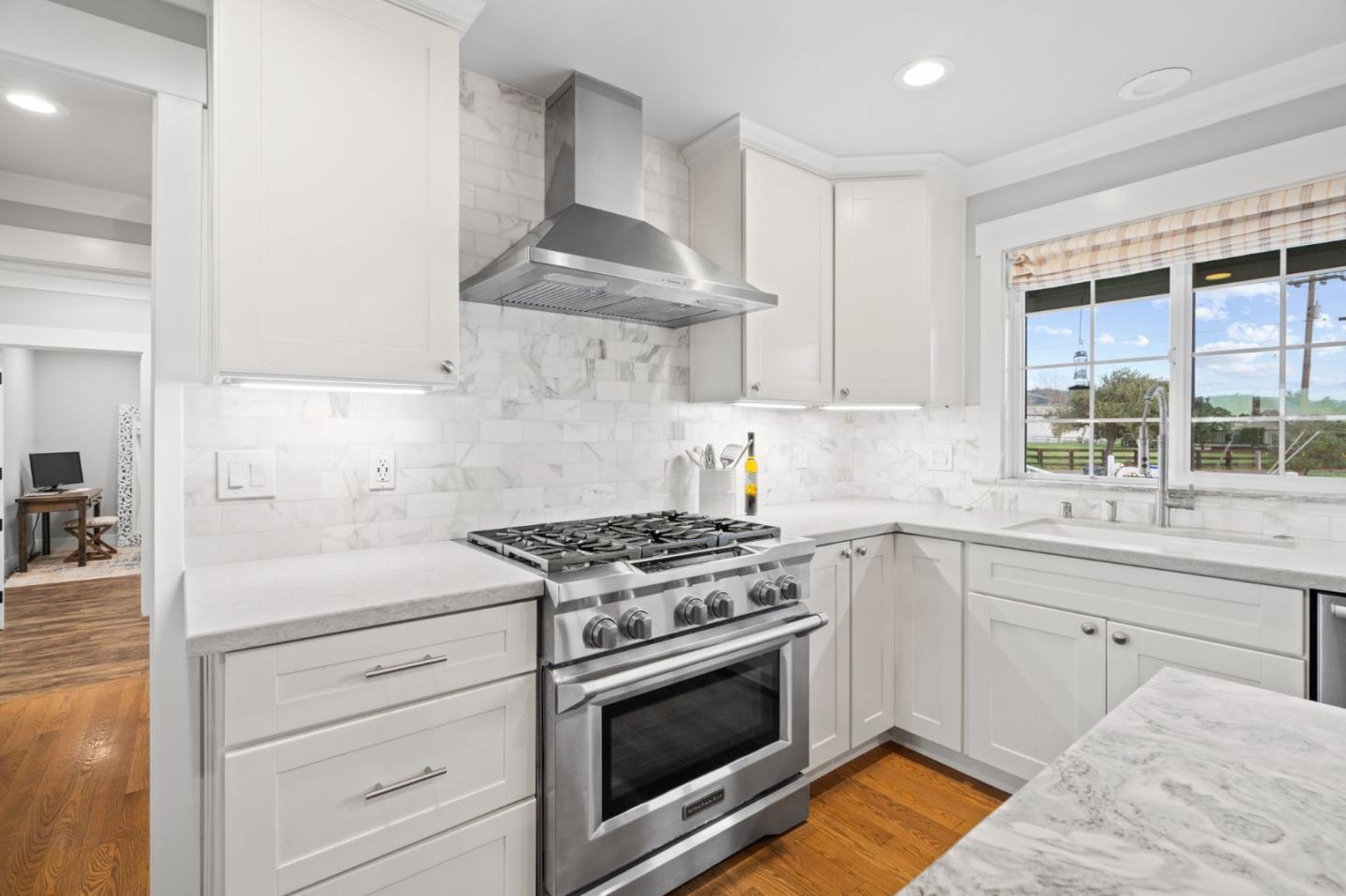 Detail Gallery Image 10 of 36 For 2985 Roop Rd, Gilroy,  CA 95020 - 4 Beds | 2/1 Baths
