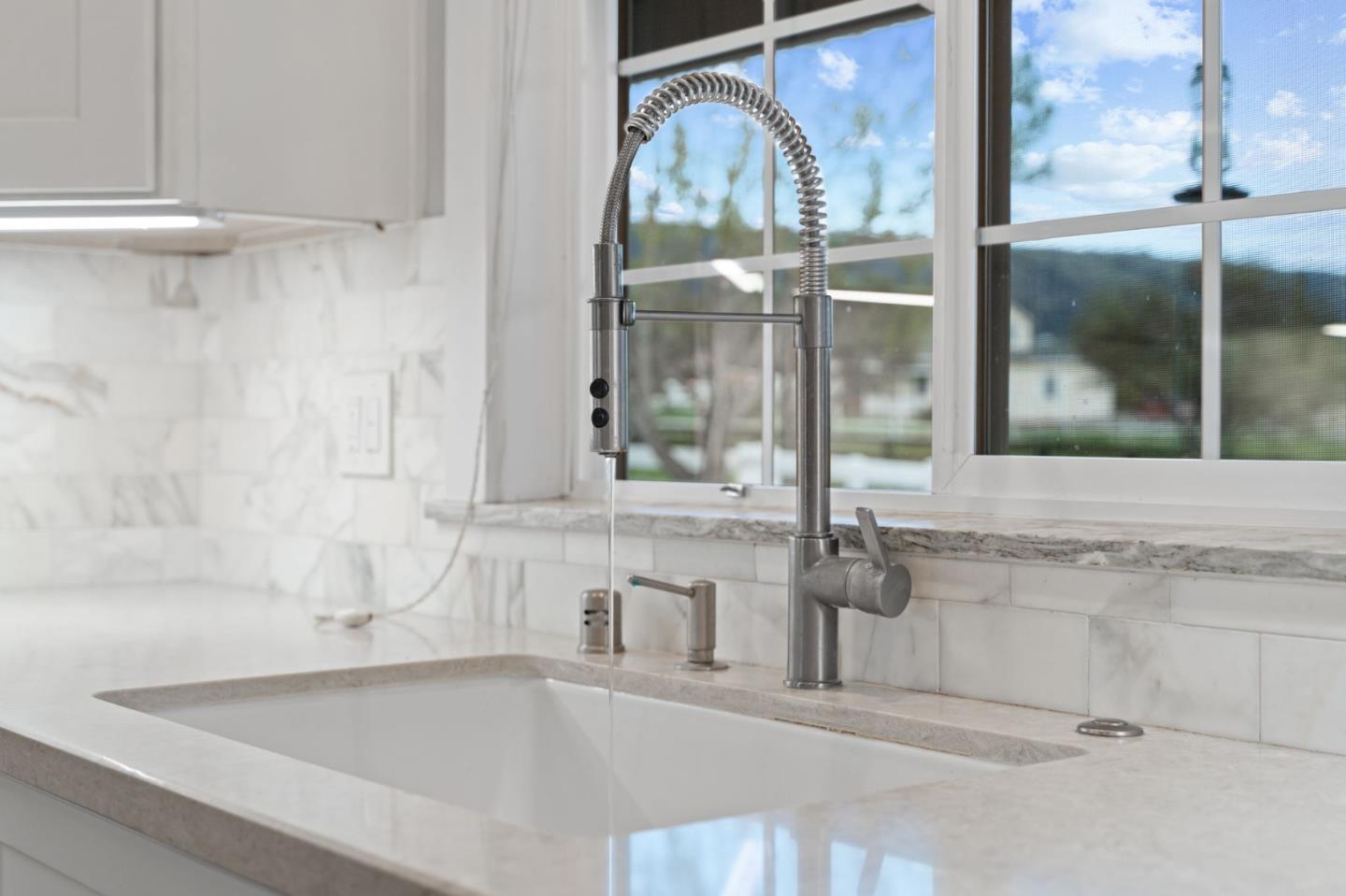 Detail Gallery Image 11 of 36 For 2985 Roop Rd, Gilroy,  CA 95020 - 4 Beds | 2/1 Baths