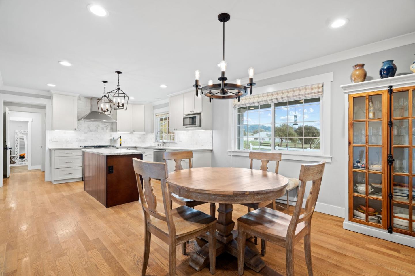 Detail Gallery Image 13 of 36 For 2985 Roop Rd, Gilroy,  CA 95020 - 4 Beds | 2/1 Baths