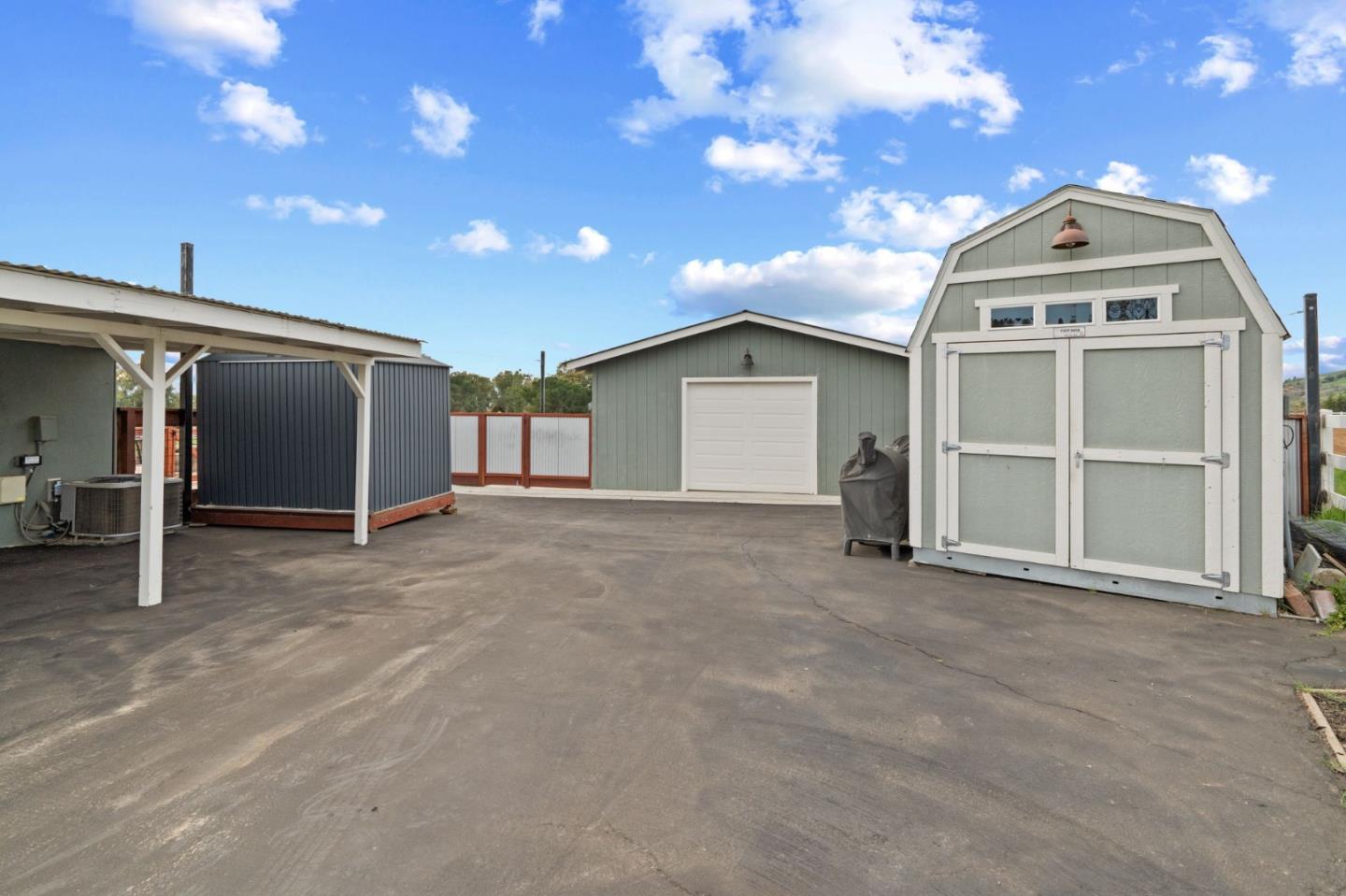 Detail Gallery Image 25 of 36 For 2985 Roop Rd, Gilroy,  CA 95020 - 4 Beds | 2/1 Baths