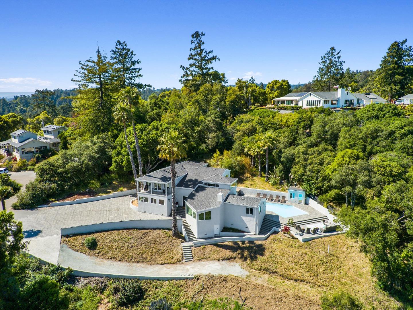 Detail Gallery Image 1 of 93 For 532 Moonrise Ln, Aptos,  CA 95003 - 6 Beds | 4/1 Baths