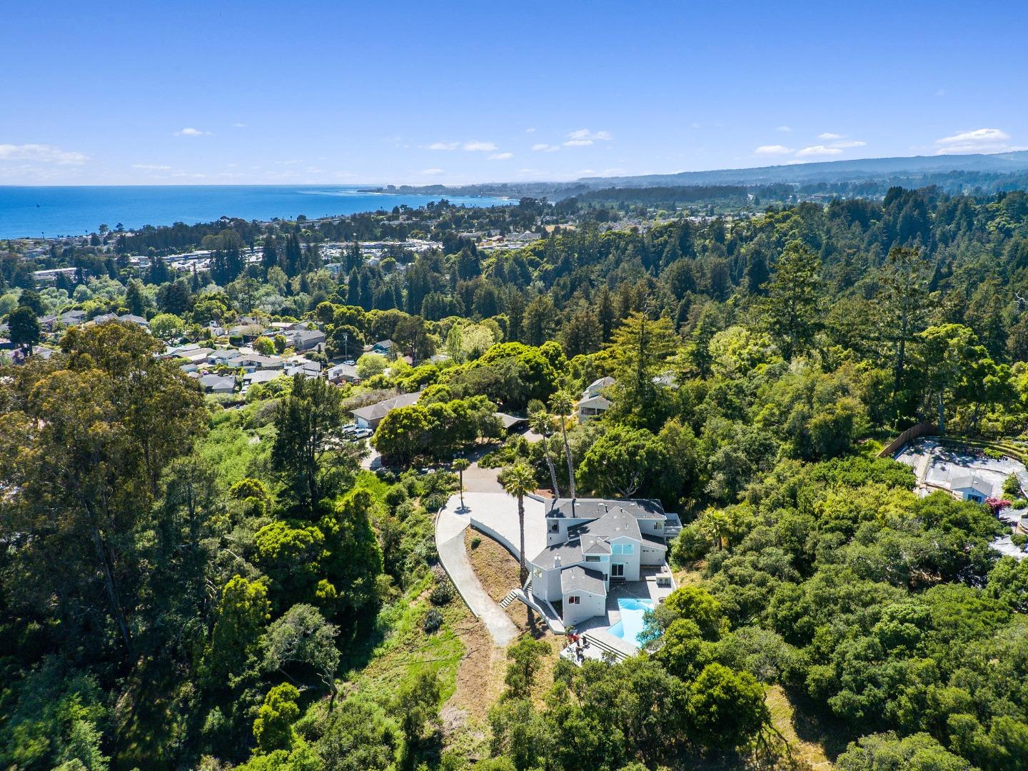 Detail Gallery Image 97 of 101 For 532 Moonrise Ln, Aptos,  CA 95003 - 6 Beds | 4/1 Baths