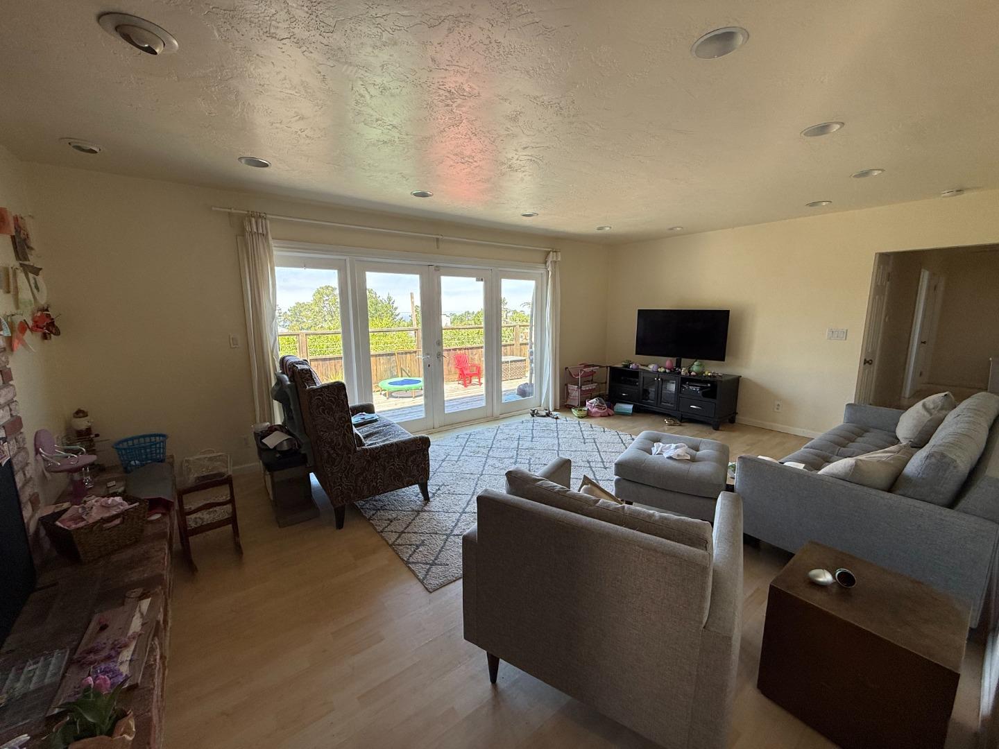 Detail Gallery Image 2 of 16 For 3054 Lopez Rd, Pebble Beach,  CA 93953 - 3 Beds | 2 Baths