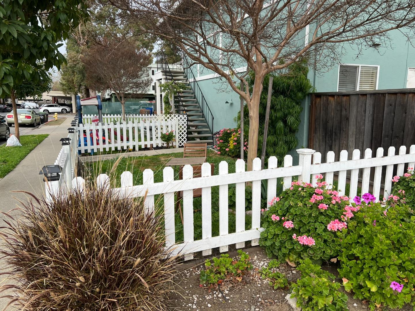 Detail Gallery Image 5 of 12 For 203 Wilton Dr, Campbell,  CA 95008 - – Beds | – Baths