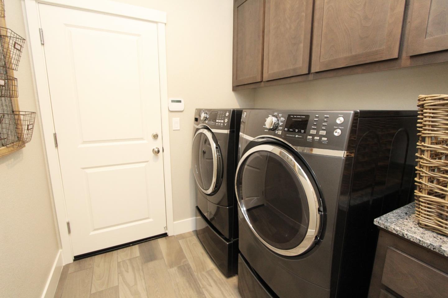 Detail Gallery Image 11 of 23 For 1269 Gypsum Ct #2-18,  Los Banos,  CA 93635 - 4 Beds | 2 Baths