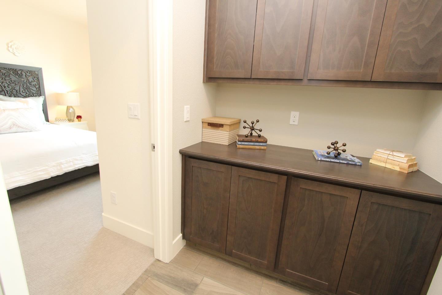 Detail Gallery Image 4 of 23 For 1269 Gypsum Ct #2-18,  Los Banos,  CA 93635 - 4 Beds | 2 Baths
