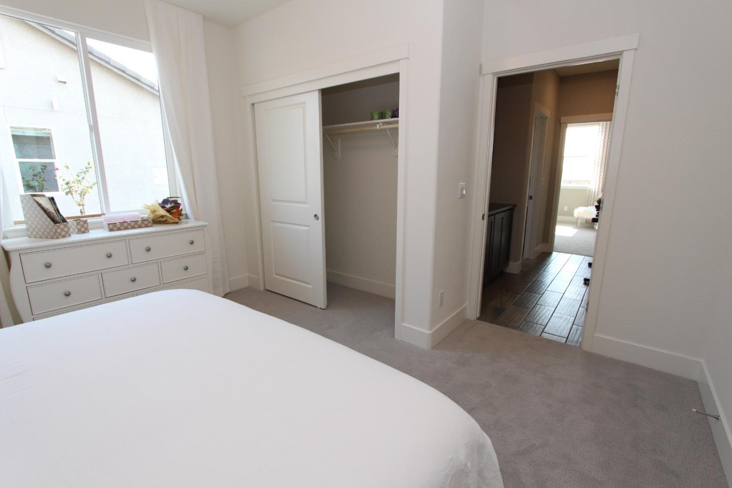 Detail Gallery Image 7 of 23 For 1269 Gypsum Ct #2-18,  Los Banos,  CA 93635 - 4 Beds | 2 Baths