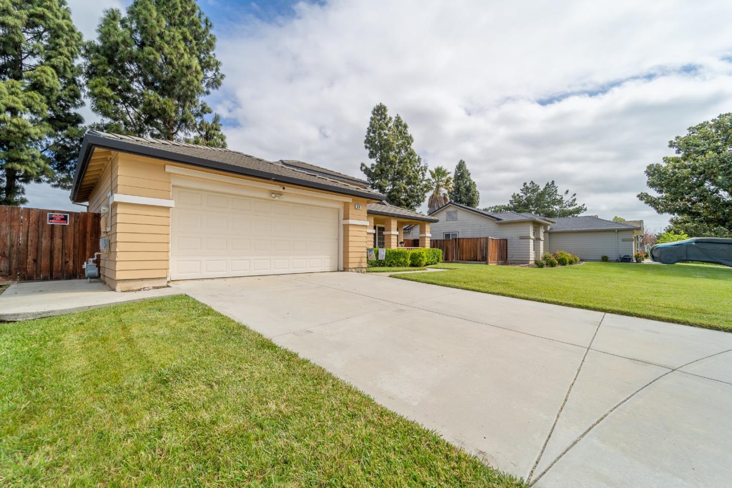 Detail Gallery Image 2 of 40 For 610 Del Monte Dr, Hollister,  CA 95023 - 3 Beds | 2 Baths