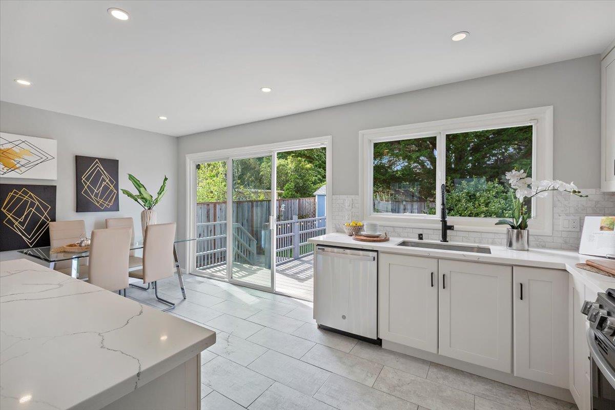 Detail Gallery Image 18 of 53 For 2490 Rosewood Dr, San Bruno,  CA 94066 - 3 Beds | 2 Baths