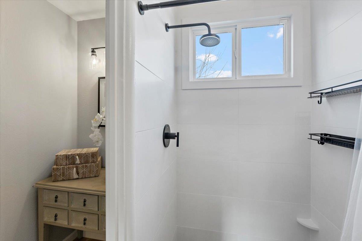 Detail Gallery Image 28 of 53 For 2490 Rosewood Dr, San Bruno,  CA 94066 - 3 Beds | 2 Baths