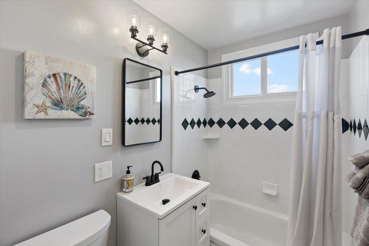 Detail Gallery Image 32 of 53 For 2490 Rosewood Dr, San Bruno,  CA 94066 - 3 Beds | 2 Baths