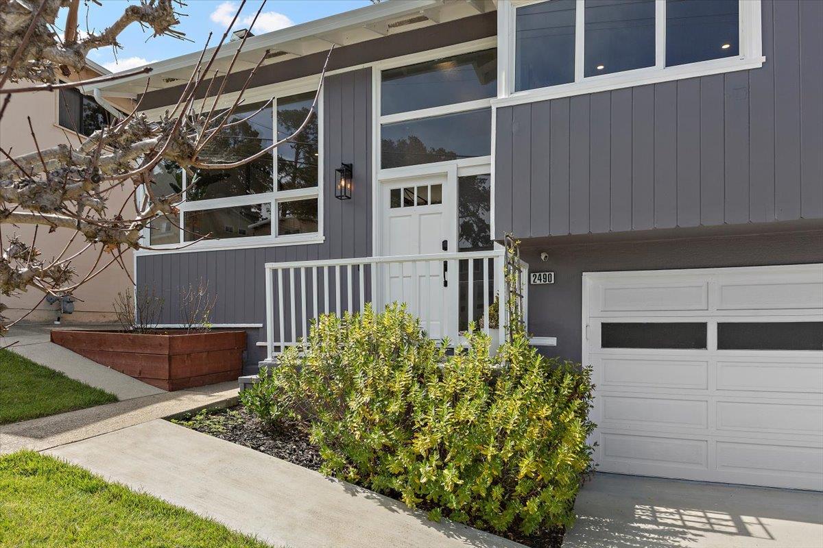 Detail Gallery Image 4 of 53 For 2490 Rosewood Dr, San Bruno,  CA 94066 - 3 Beds | 2 Baths