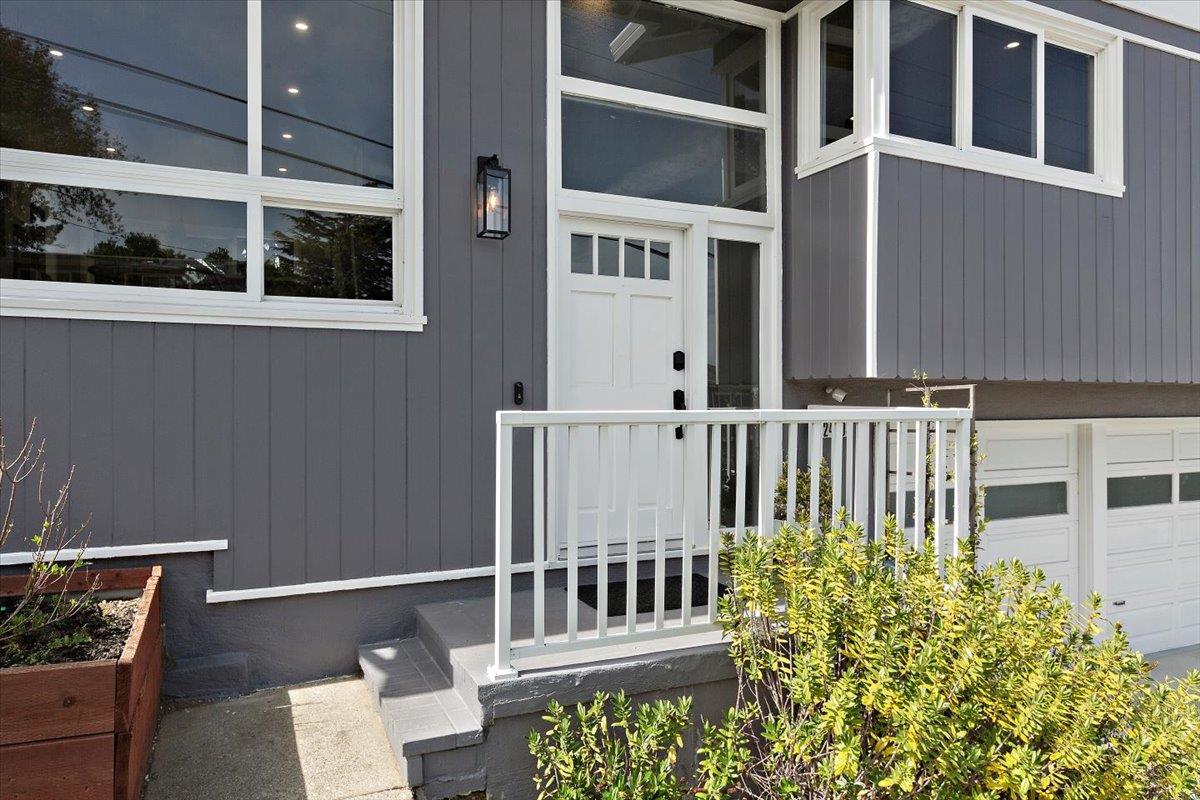 Detail Gallery Image 5 of 53 For 2490 Rosewood Dr, San Bruno,  CA 94066 - 3 Beds | 2 Baths