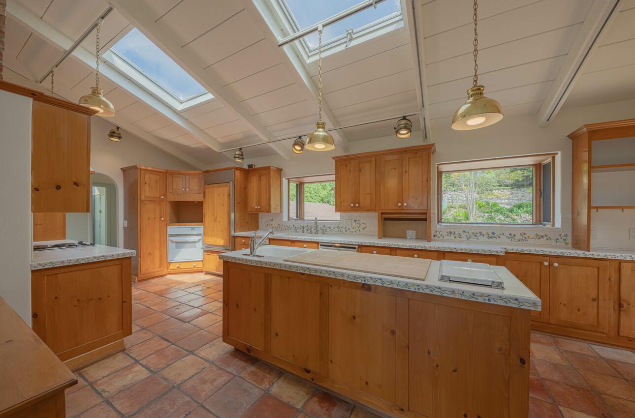 Detail Gallery Image 12 of 43 For 24324 San Juan Rd, Carmel,  CA 93923 - 4 Beds | 3 Baths