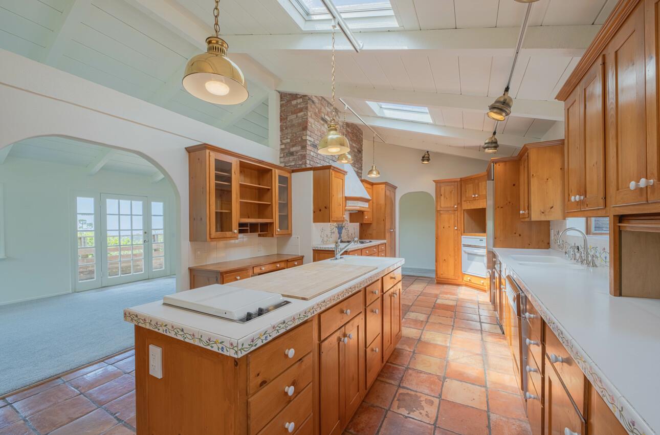 Detail Gallery Image 13 of 43 For 24324 San Juan Rd, Carmel,  CA 93923 - 4 Beds | 3 Baths