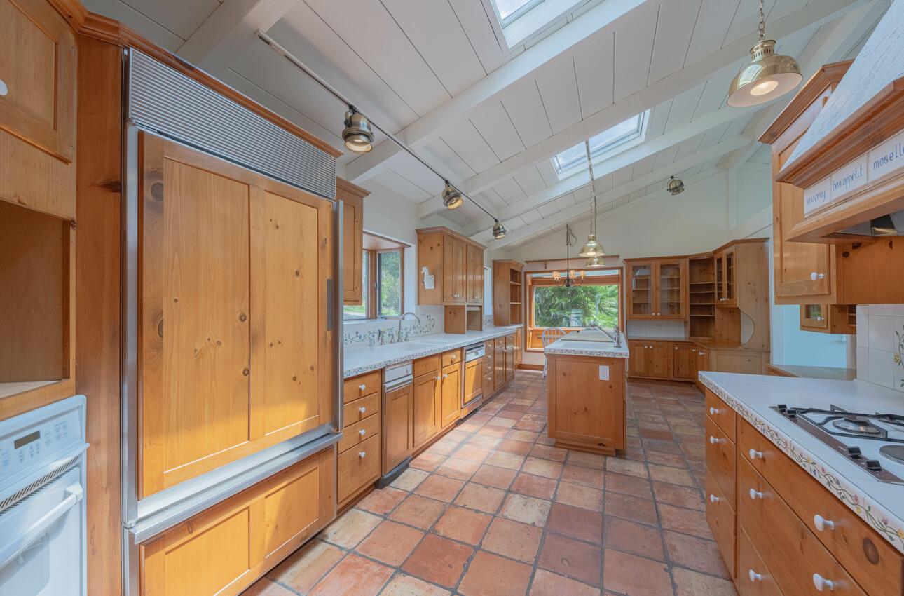 Detail Gallery Image 15 of 43 For 24324 San Juan Rd, Carmel,  CA 93923 - 4 Beds | 3 Baths