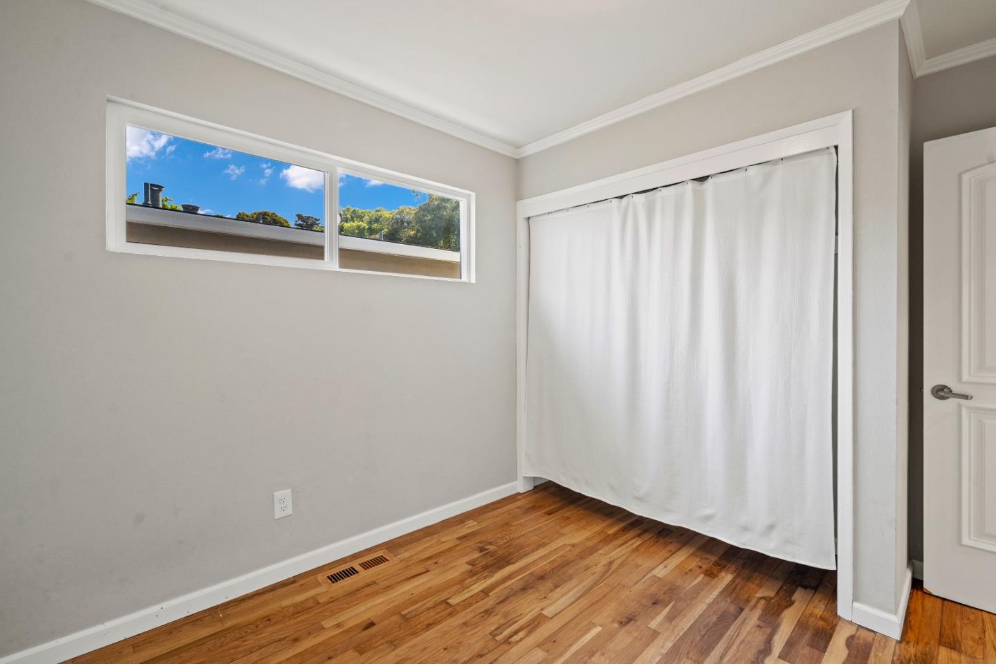 Detail Gallery Image 11 of 15 For 1307 Lawton Ave, Pacific Grove,  CA 93950 - 3 Beds | 2 Baths