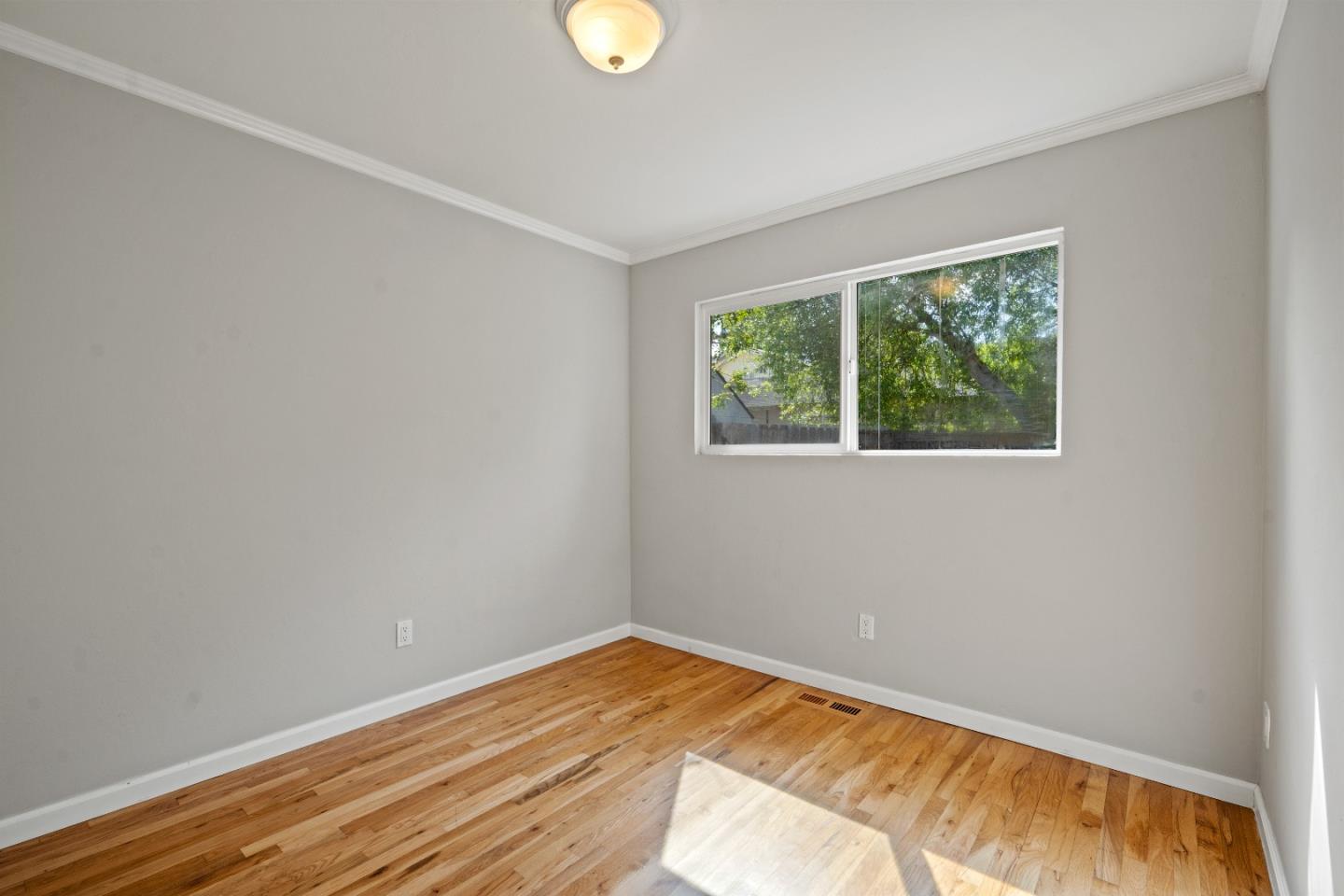 Detail Gallery Image 12 of 15 For 1307 Lawton Ave, Pacific Grove,  CA 93950 - 3 Beds | 2 Baths