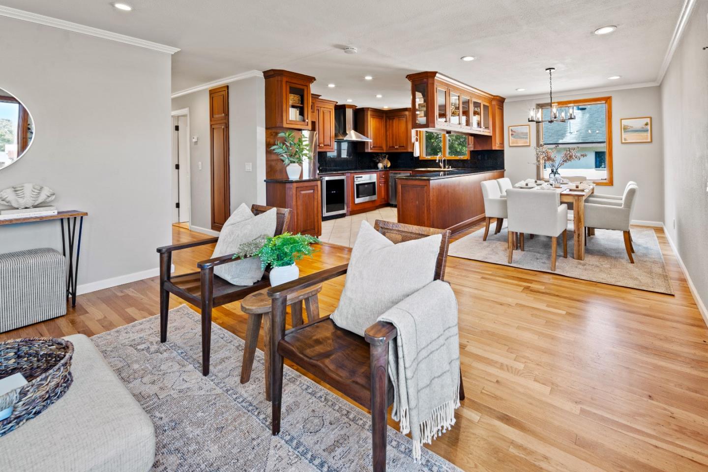 Detail Gallery Image 4 of 15 For 1307 Lawton Ave, Pacific Grove,  CA 93950 - 3 Beds | 2 Baths