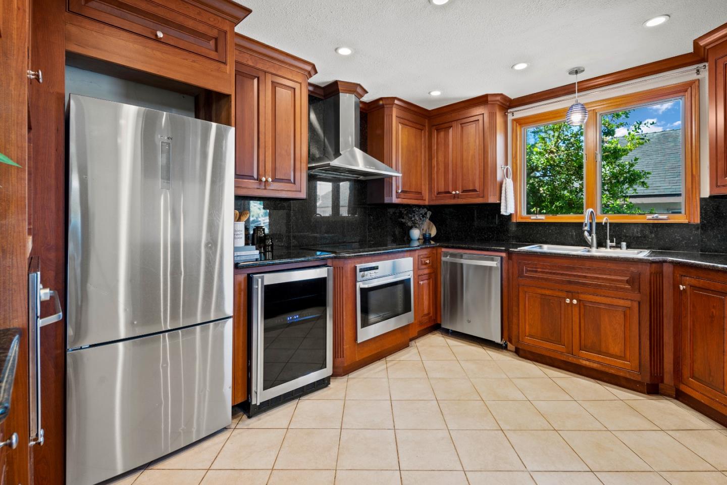 Detail Gallery Image 6 of 15 For 1307 Lawton Ave, Pacific Grove,  CA 93950 - 3 Beds | 2 Baths