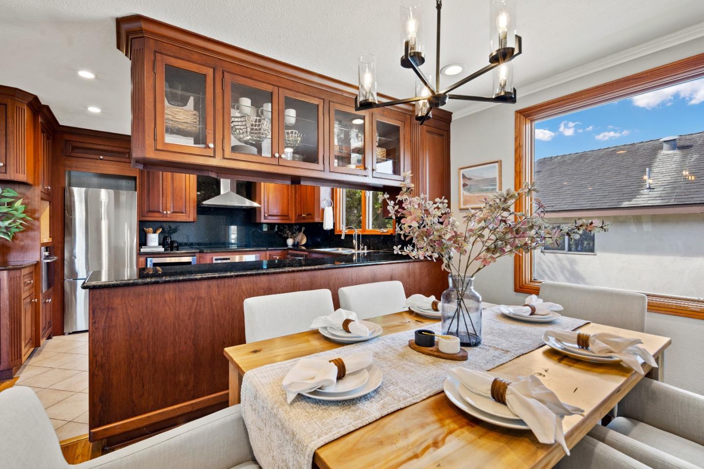Detail Gallery Image 7 of 15 For 1307 Lawton Ave, Pacific Grove,  CA 93950 - 3 Beds | 2 Baths