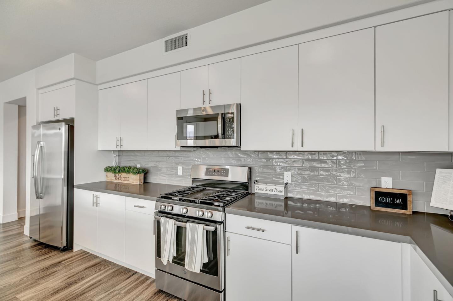 Detail Gallery Image 6 of 51 For 5933 Sunstone Dr #319,  San Jose,  CA 95123 - 2 Beds | 2 Baths