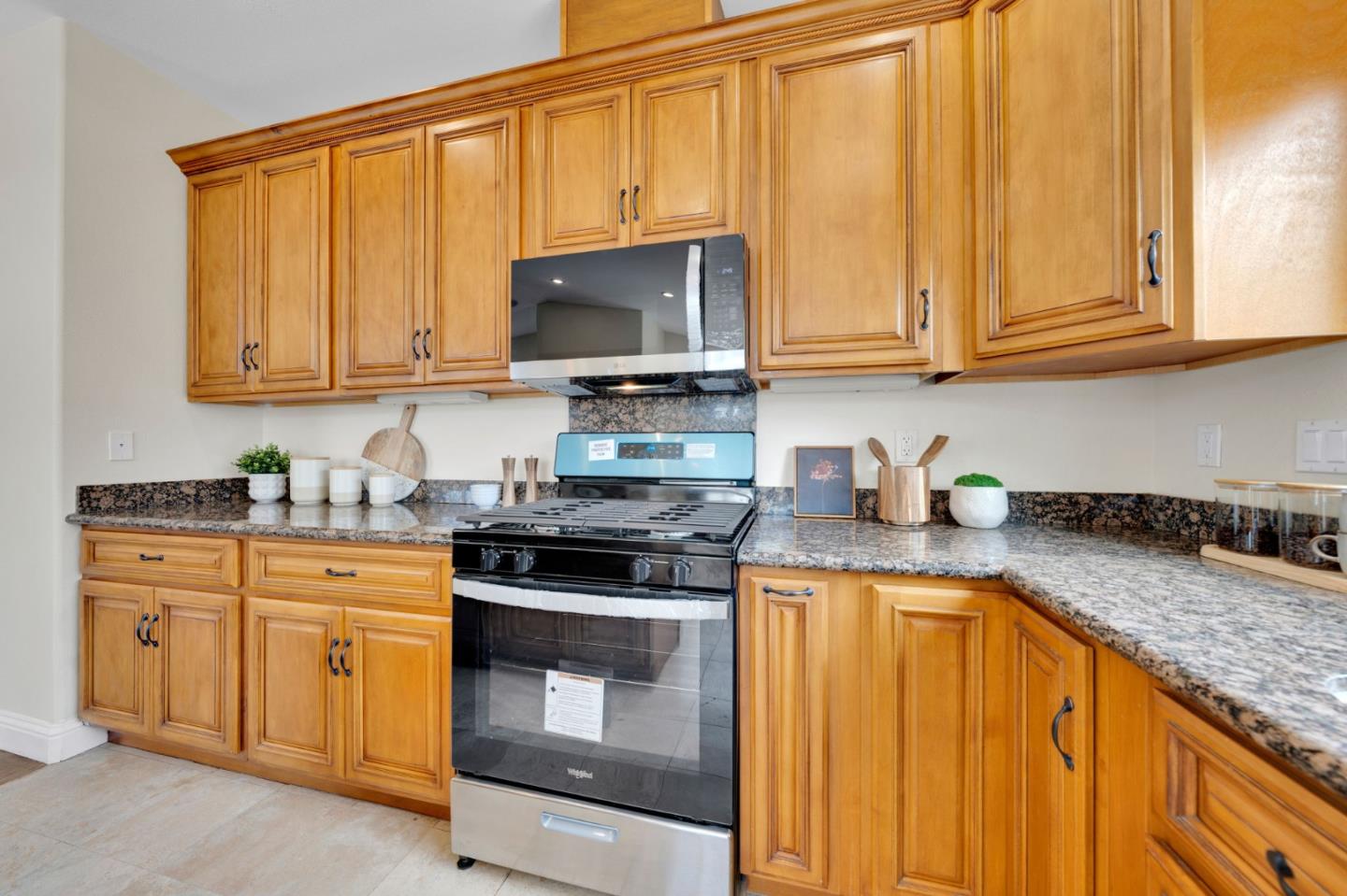 Detail Gallery Image 11 of 47 For 120 Dale Dr, San Jose,  CA 95127 - 3 Beds | 2/1 Baths