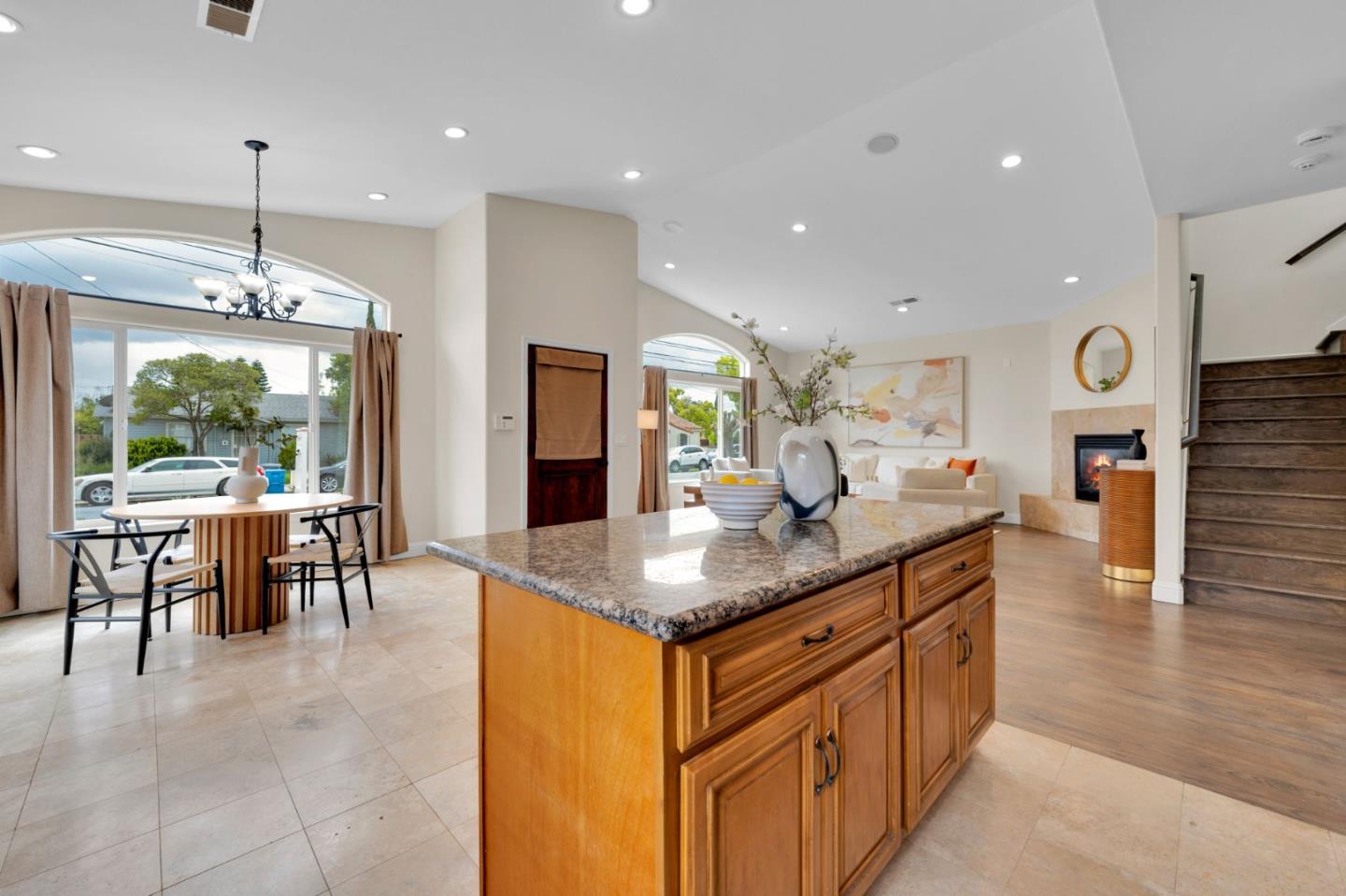 Detail Gallery Image 13 of 47 For 120 Dale Dr, San Jose,  CA 95127 - 3 Beds | 2/1 Baths