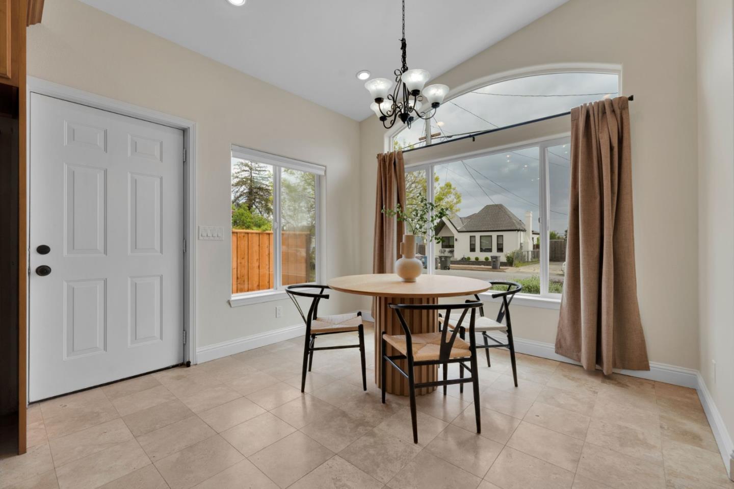 Detail Gallery Image 15 of 47 For 120 Dale Dr, San Jose,  CA 95127 - 3 Beds | 2/1 Baths