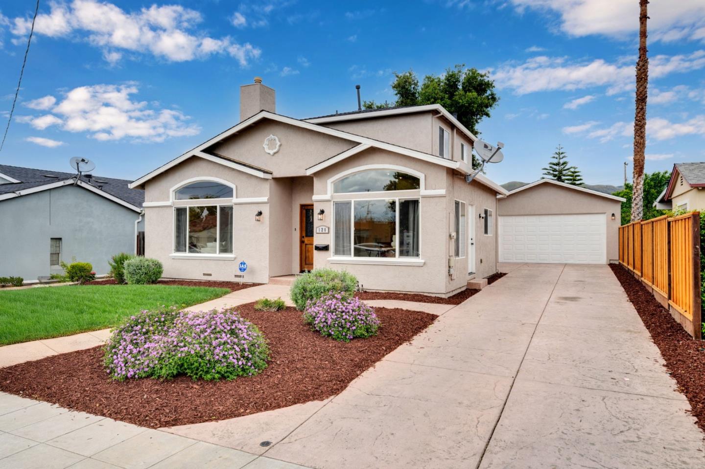 Detail Gallery Image 2 of 47 For 120 Dale Dr, San Jose,  CA 95127 - 3 Beds | 2/1 Baths