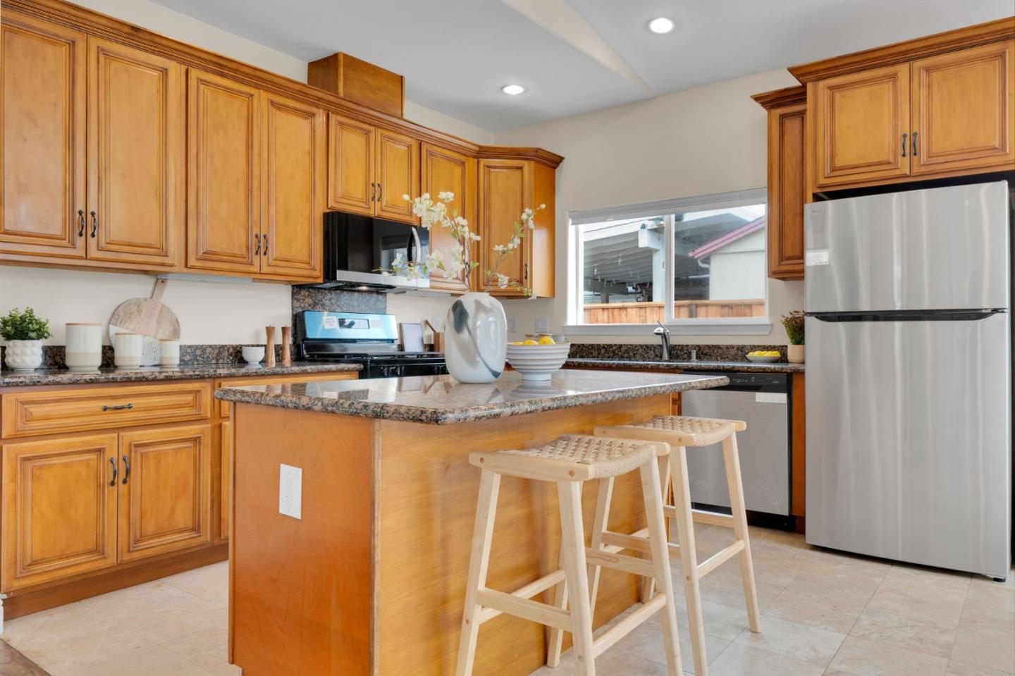 Detail Gallery Image 9 of 47 For 120 Dale Dr, San Jose,  CA 95127 - 3 Beds | 2/1 Baths