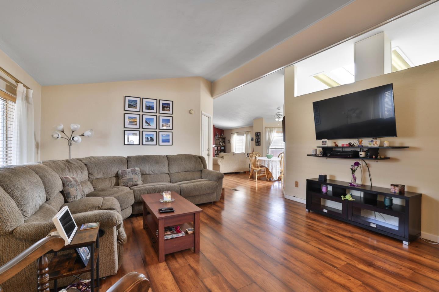 Detail Gallery Image 4 of 34 For 1520 E. Capitol Expwy #133,  San Jose,  CA 95121 - 3 Beds | 2 Baths
