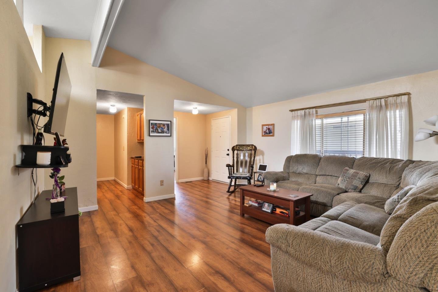 Detail Gallery Image 5 of 34 For 1520 E. Capitol Expwy #133,  San Jose,  CA 95121 - 3 Beds | 2 Baths