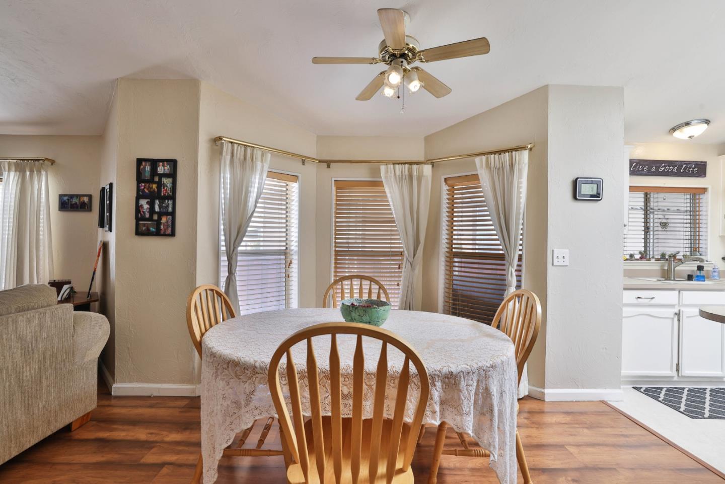 Detail Gallery Image 9 of 34 For 1520 E. Capitol Expwy #133,  San Jose,  CA 95121 - 3 Beds | 2 Baths