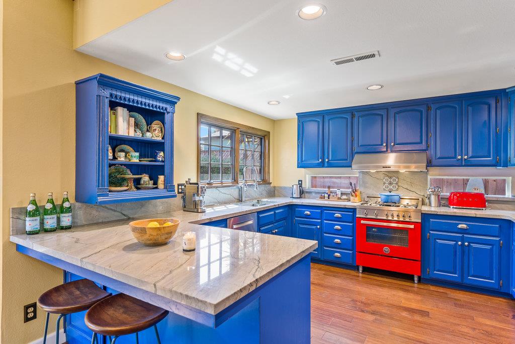 Detail Gallery Image 12 of 56 For 4188 Court Dr, Santa Cruz,  CA 95062 - 4 Beds | 4 Baths