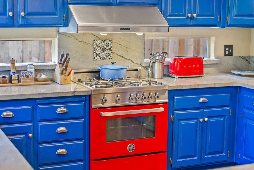 Detail Gallery Image 13 of 56 For 4188 Court Dr, Santa Cruz,  CA 95062 - 4 Beds | 4 Baths