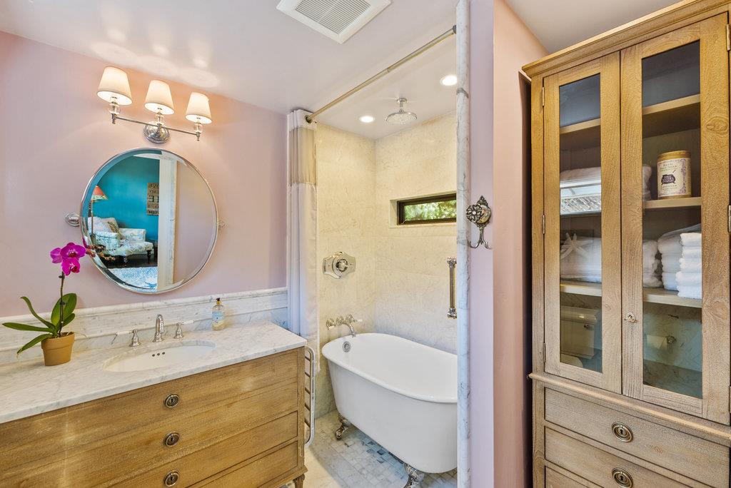 Detail Gallery Image 19 of 56 For 4188 Court Dr, Santa Cruz,  CA 95062 - 4 Beds | 4 Baths