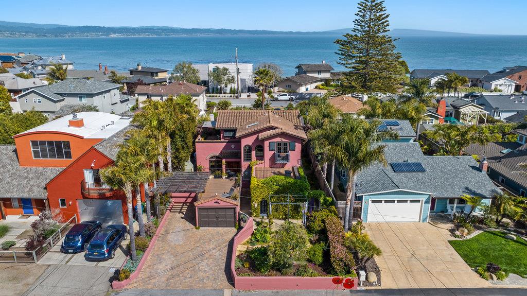 Detail Gallery Image 2 of 56 For 4188 Court Dr, Santa Cruz,  CA 95062 - 4 Beds | 4 Baths