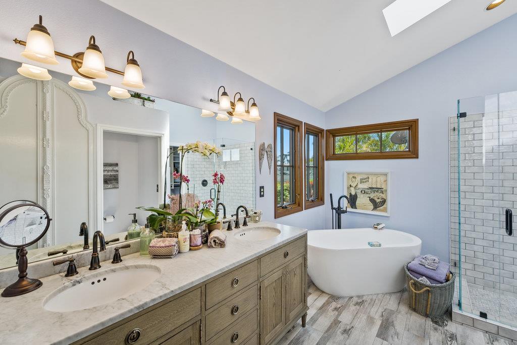 Detail Gallery Image 31 of 56 For 4188 Court Dr, Santa Cruz,  CA 95062 - 4 Beds | 4 Baths