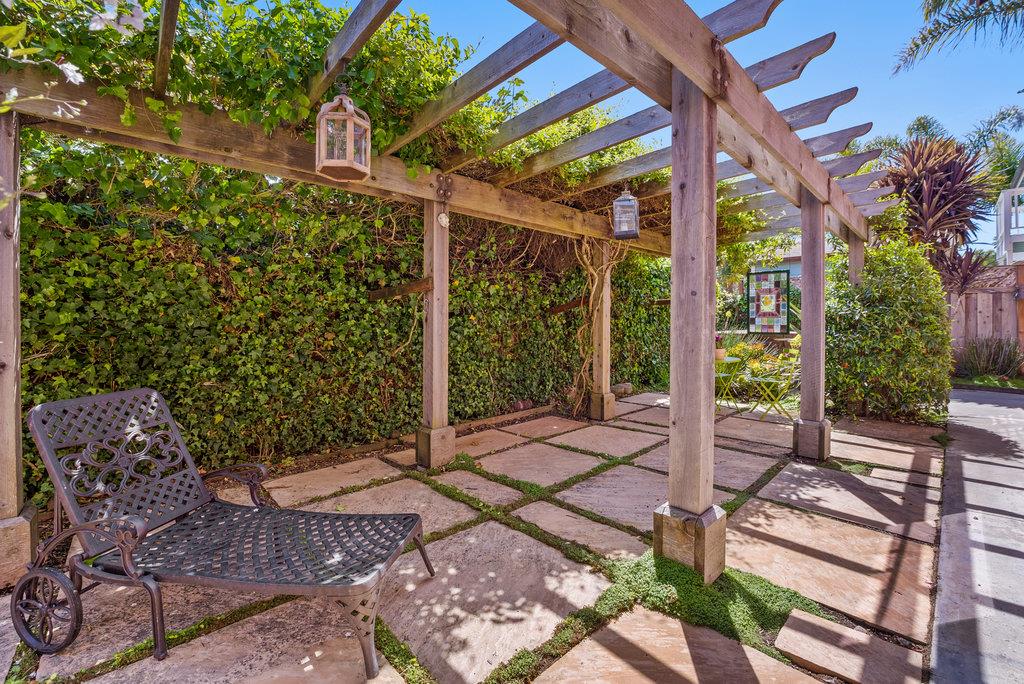 Detail Gallery Image 39 of 56 For 4188 Court Dr, Santa Cruz,  CA 95062 - 4 Beds | 4 Baths
