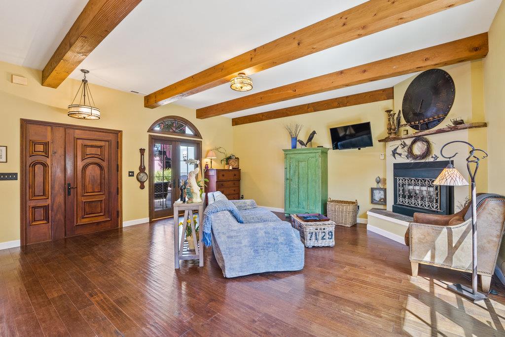Detail Gallery Image 5 of 56 For 4188 Court Dr, Santa Cruz,  CA 95062 - 4 Beds | 4 Baths