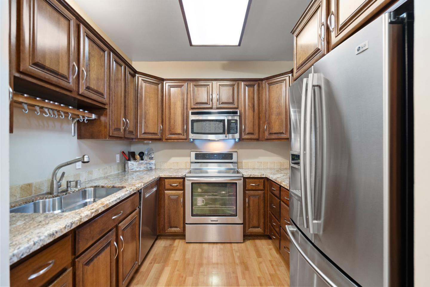Detail Gallery Image 18 of 59 For 443 College Ave, Palo Alto,  CA 94306 - 4 Beds | 4 Baths