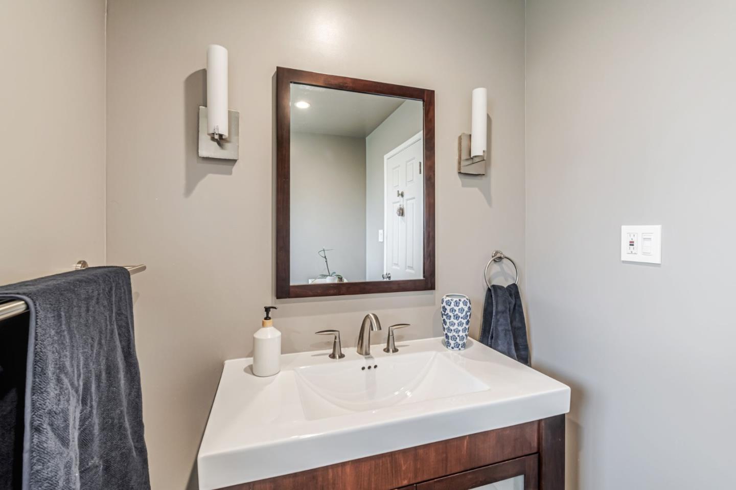 Detail Gallery Image 29 of 39 For 2261 Whitman Way, San Bruno,  CA 94066 - 3 Beds | 2 Baths