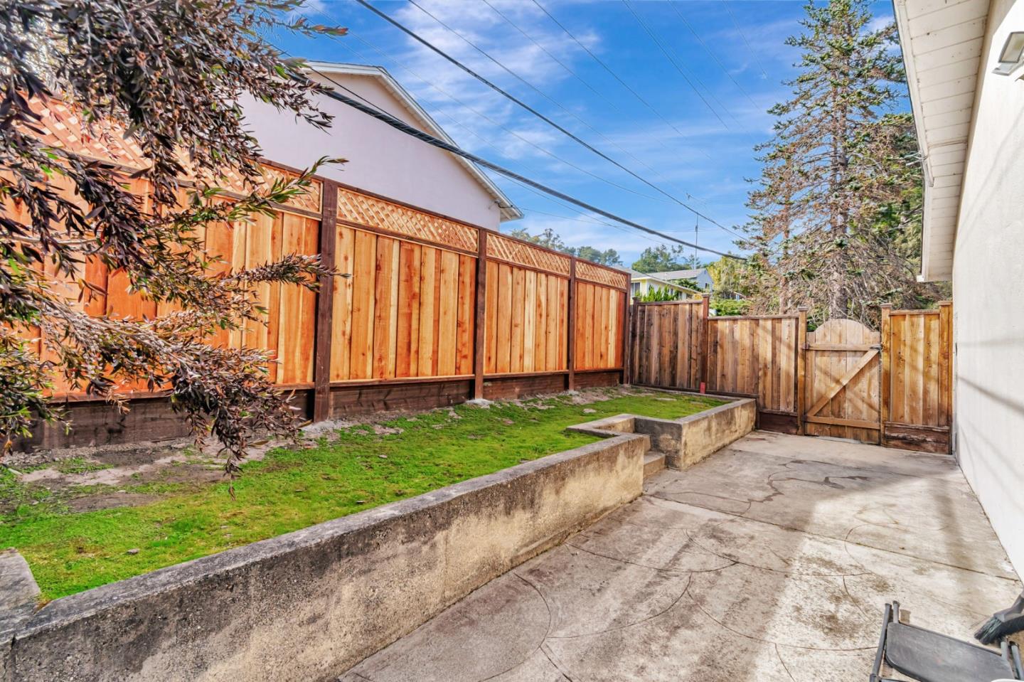 Detail Gallery Image 30 of 39 For 2261 Whitman Way, San Bruno,  CA 94066 - 3 Beds | 2 Baths