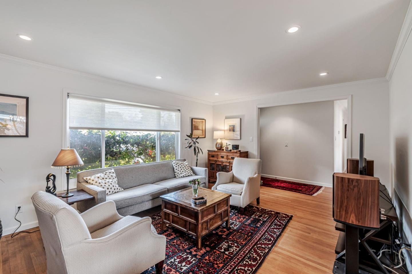 Detail Gallery Image 5 of 39 For 2261 Whitman Way, San Bruno,  CA 94066 - 3 Beds | 2 Baths