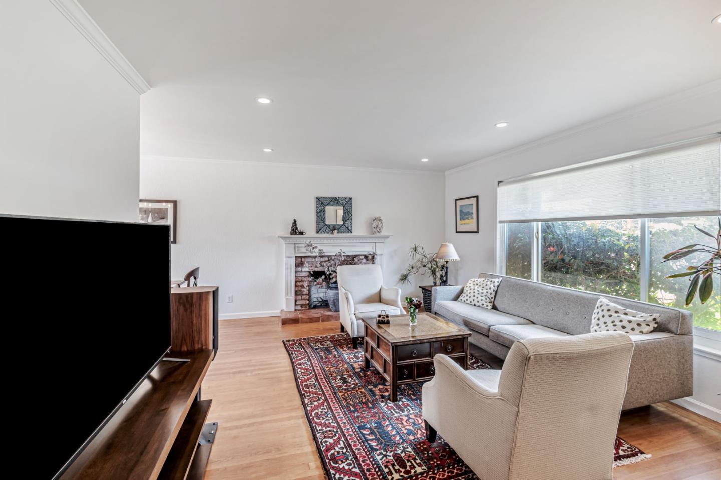 Detail Gallery Image 7 of 39 For 2261 Whitman Way, San Bruno,  CA 94066 - 3 Beds | 2 Baths