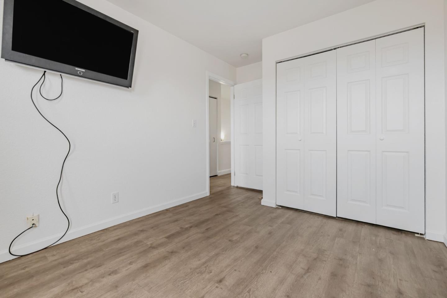Detail Gallery Image 12 of 30 For 17 Kiska Rd, San Francisco,  CA 94124 - 3 Beds | 2 Baths