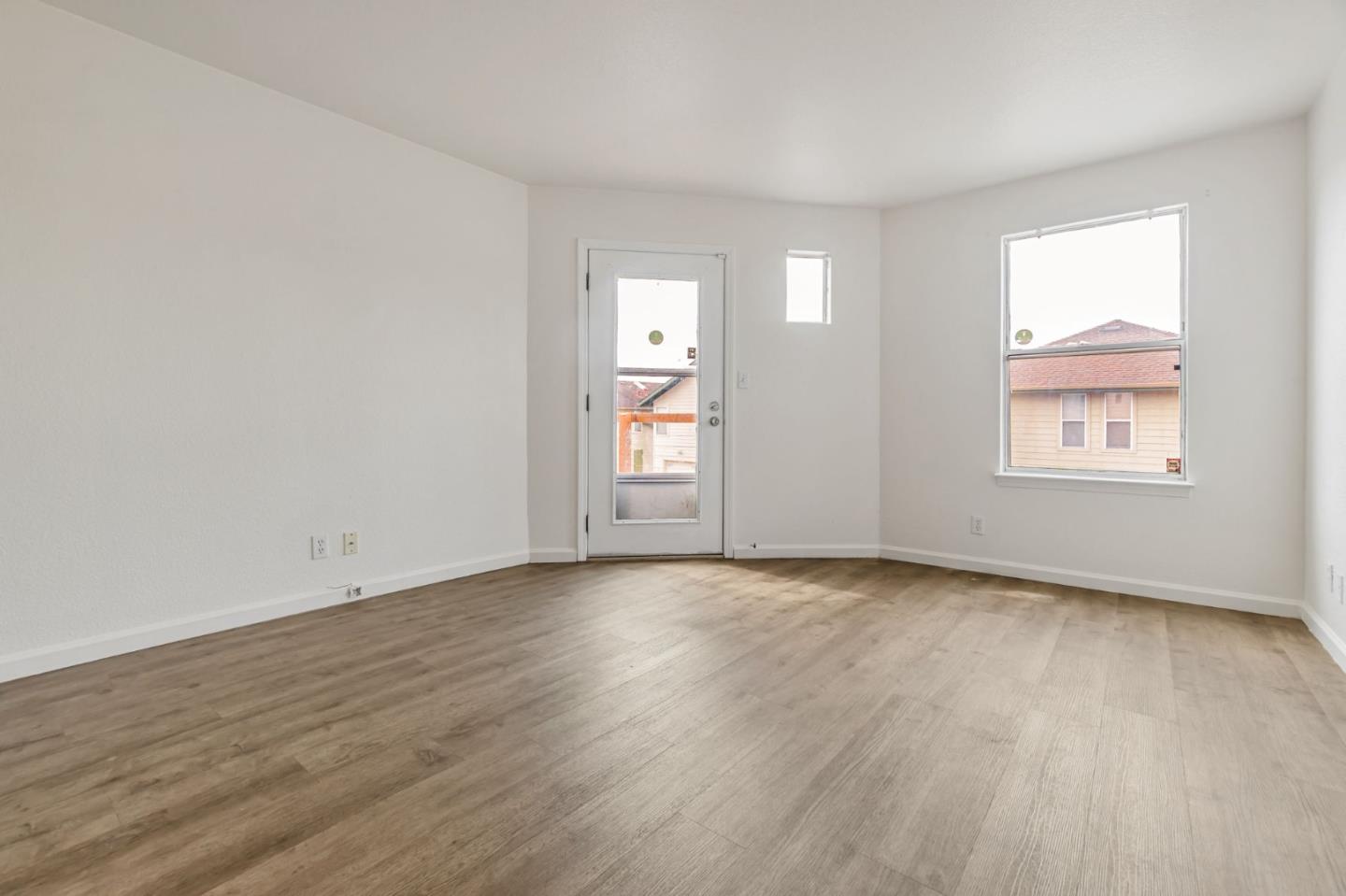 Detail Gallery Image 14 of 30 For 17 Kiska Rd, San Francisco,  CA 94124 - 3 Beds | 2 Baths